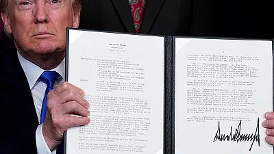 Trump impõe tarifas anuais de 50 mil milhões à China