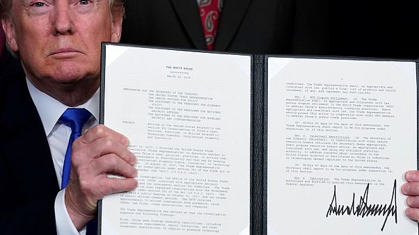 Trump impõe tarifas anuais de 50 mil milhões à China Trump impõe tarifas anuais de 50 mil milhões à China