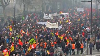 Fransa'da kamu çalışanları öfkeli