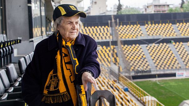 Noula im Kleanthis-Vikelidis-Stadion ihres Lieblingsclubs Aris Thessaloniki Noula im Kleanthis-Vikelidis-Stadion ihres Lieblingsclubs Aris Thessaloniki