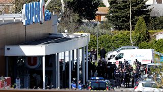 La policía abate al autor del secuestro en el supermercado del sur de Francia