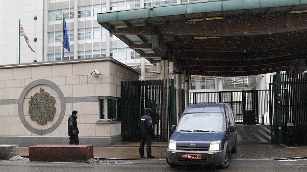 Британские дипломаты покидают Москву Британские дипломаты покидают Москву