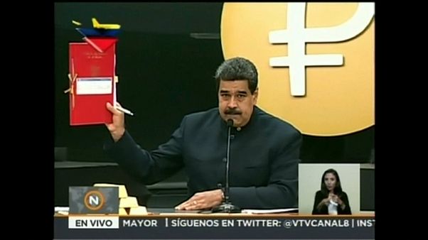 Venezuela, contro l'iperinflazione Maduro lancia il "Bolivar sovrano" Venezuela, contro l'iperinflazione Maduro lancia il "Bolivar sovrano"