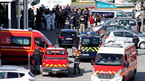 Geiselnahme in Supermarkt: Offenbar islamistischer Angriff bei Carcasonne Geiselnahme in Supermarkt: Offenbar islamistischer Angriff bei Carcasonne