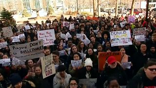 Protesto de estudantes dos EUA contra lei do controlo de armas