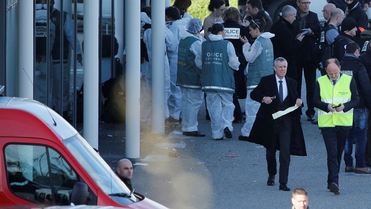 Γαλλία: Υπό παρακολούθηση ο δράστης της τρομοκρατικής επίθεσης 