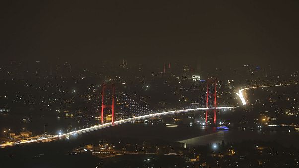 Dünya karanlığa gömüldü Dünya karanlığa gömüldü