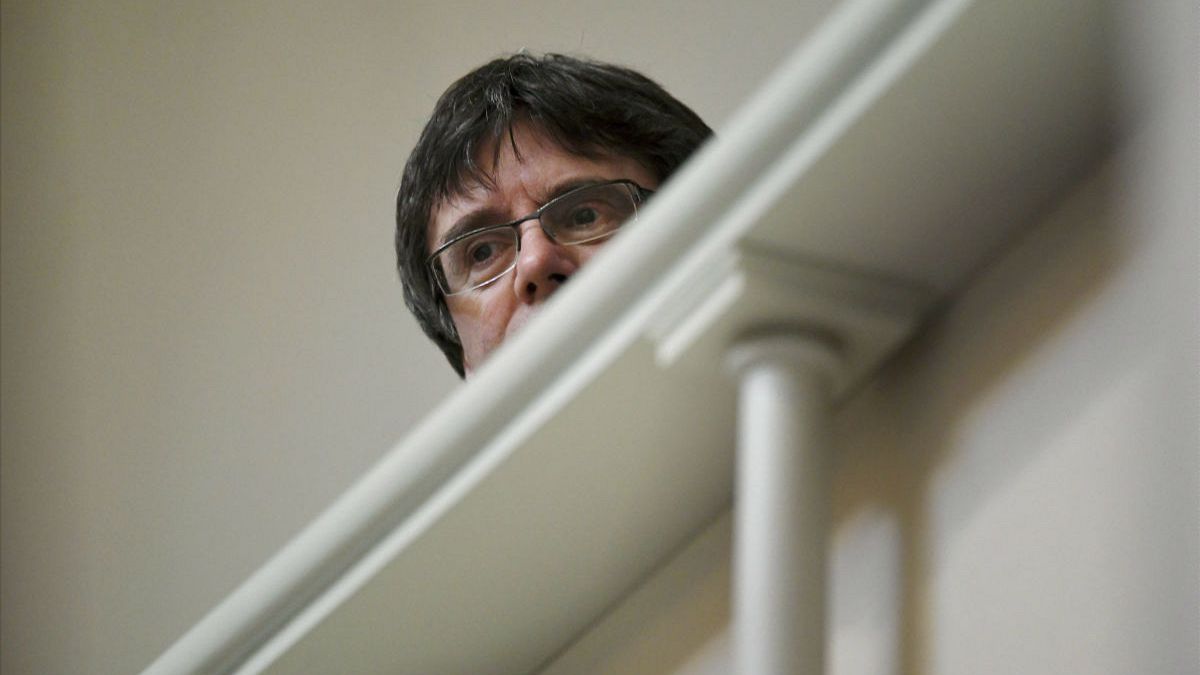 Katalan lider Carles Puigdemont Almanya'da gözaltına alındı