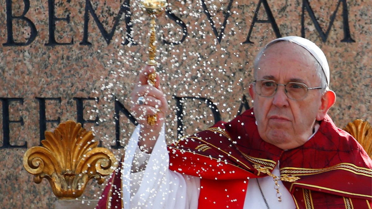 Le pape invite les jeunes à résister