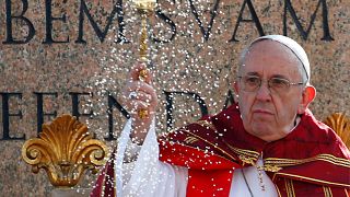 Le pape invite les jeunes à résister