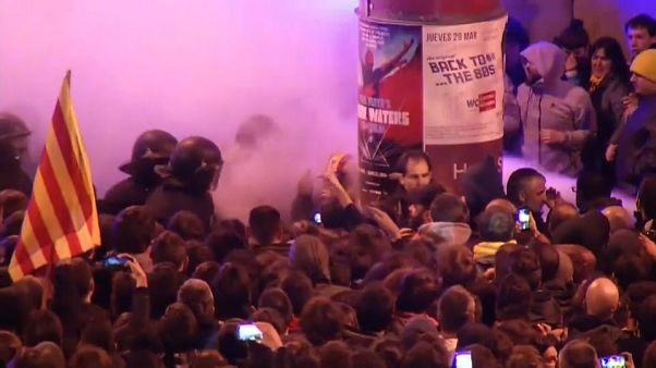 Protestas en Barcelona tras la detención de Puigdemont Protestas en Barcelona tras la detención de Puigdemont