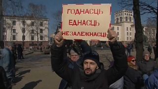 Dezenas de opositores detidos em Minsk