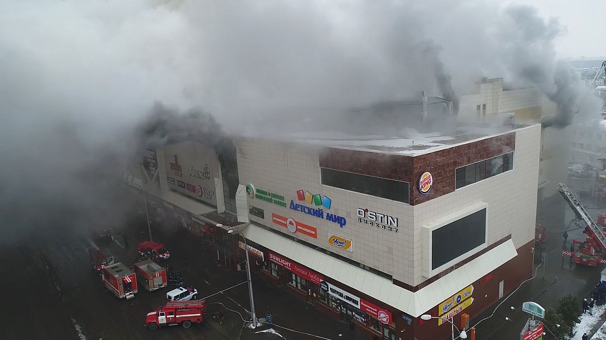 Decenas de muertos en un incendio en un centro comercial en Rusia