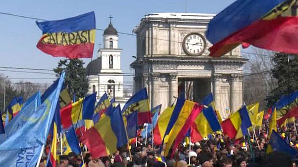 Over 10,000 join rally calling for Moldova to be unified with Romania Over 10,000 join rally calling for Moldova to be unified with Romania