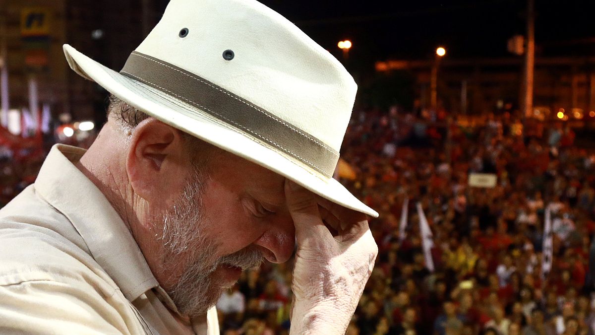 Lula "sem mágoas" aguarda decisão do tribunal