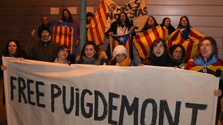 Prisão de Puigdemont motiva manifestações pela Catalunha
