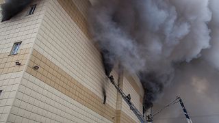 Brand in Einkaufszentrum in Sibirien