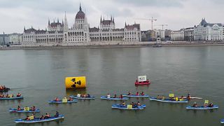 Greenpeace'ten Macaristan'da nükleer protestosu