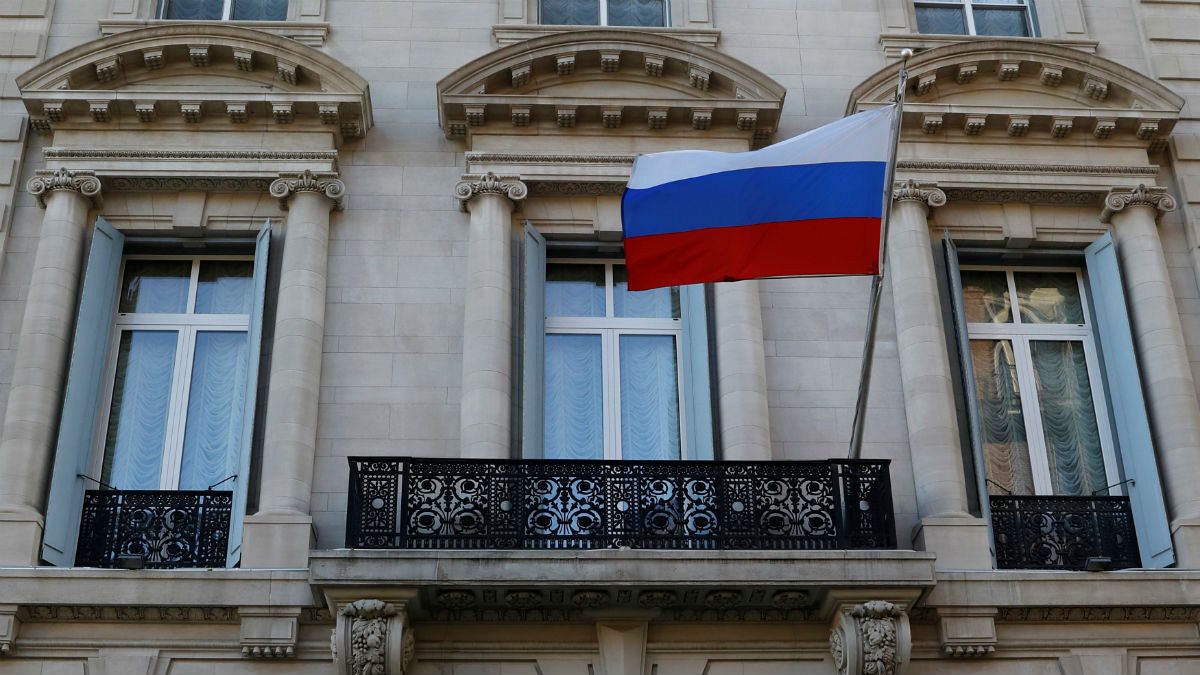 آمریکا و روسیه هر کدام ۶۰ دیپلمات یکدیگر را اخراج می‌کنند