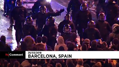 Échauffourées à Barcelone après l'arrestation de Puigdemont