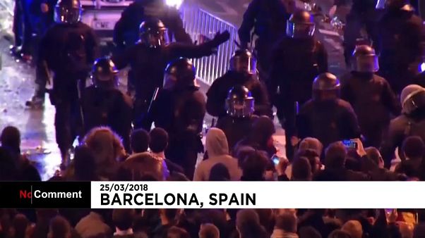 Échauffourées à Barcelone après l'arrestation de Puigdemont Échauffourées à Barcelone après l'arrestation de Puigdemont