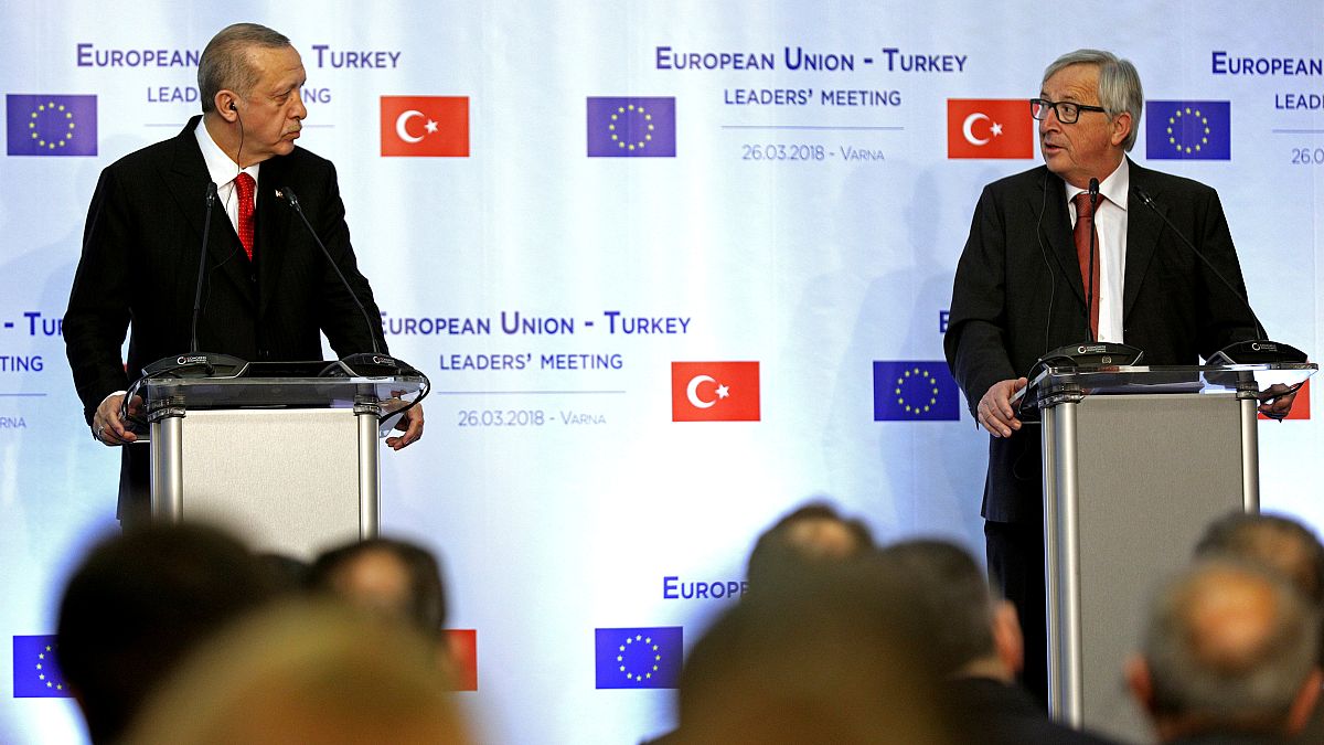 ЕС пытается сохранить диалог с Турцией 