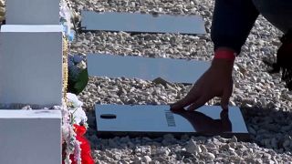 Argentine family members visit soldiers graves