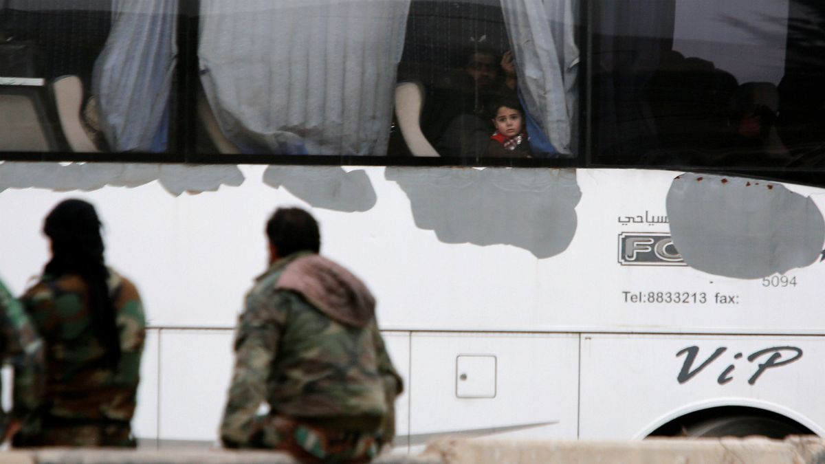 خروج دسته‌جمعی شورشیان از غوطه شرقی با تسلیم مناطقی به نیروهای بشار اسد