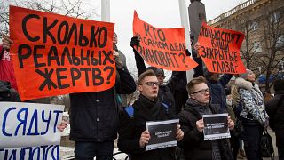 Menschen protestieren in Kemerowo