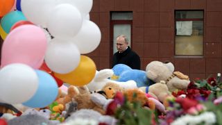 L'omaggio di Putin alle vittime di Kemerovo