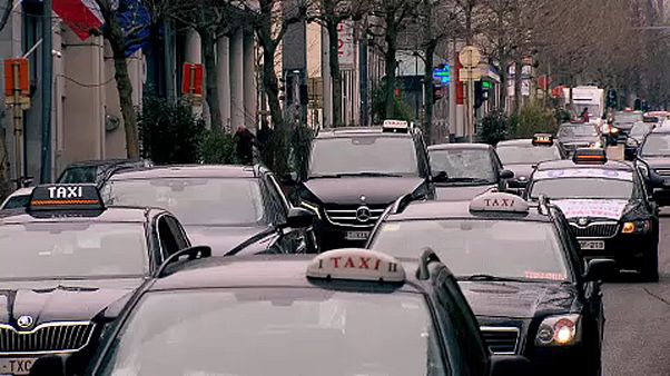 Uber Brüksel'de protesto edildi Uber Brüksel'de protesto edildi