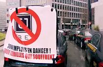 Los taxistas bloquean Bruselas para protestar contra UBER