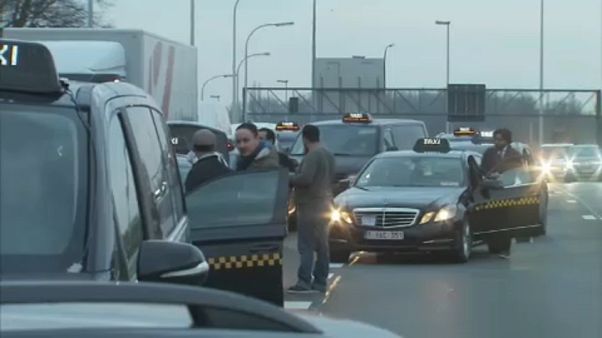 Taxi-Demo in Brüssel legt Verkehr lahm Taxi-Demo in Brüssel legt Verkehr lahm