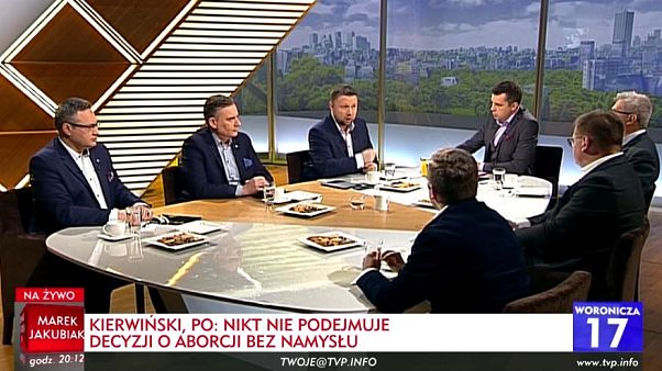 Polonia, sulla TV pubblica si discute di aborto... ma solo tra uomini Polonia, sulla TV pubblica si discute di aborto... ma solo tra uomini