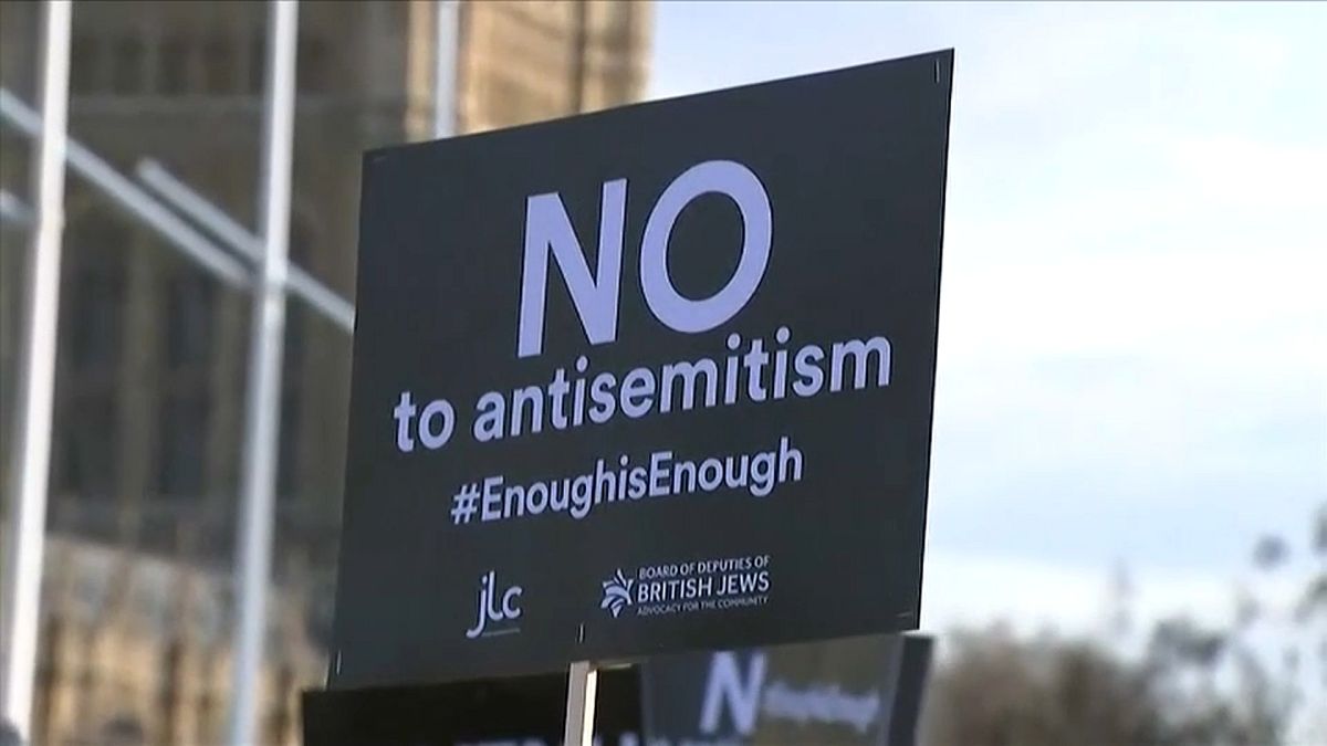 Protest as UK Labour leader under fire over anti-Semitism stance