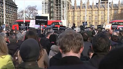 احتجاجات أمام البرلمان البريطاني ضدّ زعيم حزب العمال لاتهامه بمعاداة السامية