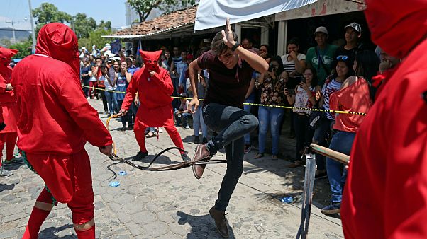 Os demónios da Páscoa de El Salvador Os demónios da Páscoa de El Salvador
