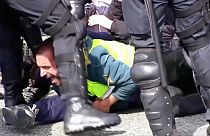 Catalan police break up pro-independence motorway protest