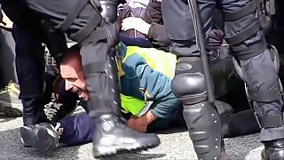Catalan police break up pro-independence motorway protest