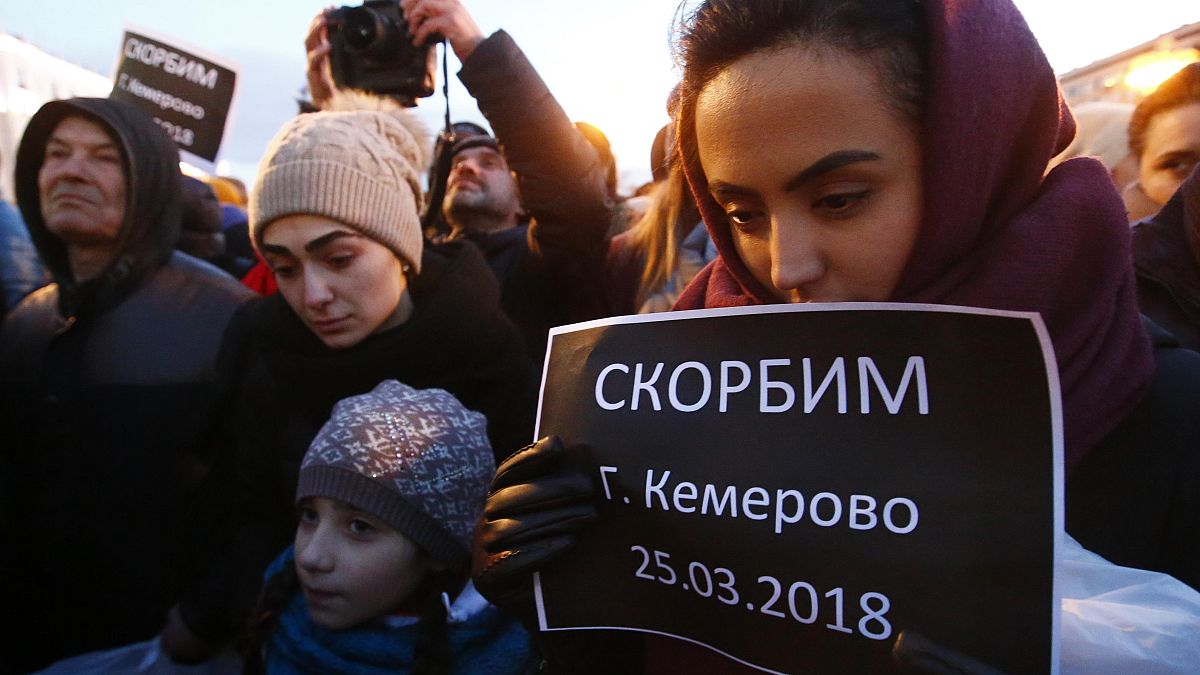 Megrázó jelenetek az orosz plázatűz miatti tüntetéseken 