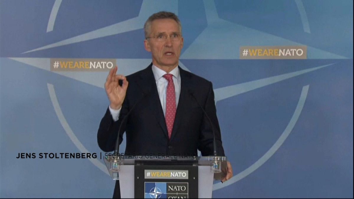 la Nato espelle 7 funzionari russi: si allarga la controffensiva alla Russia