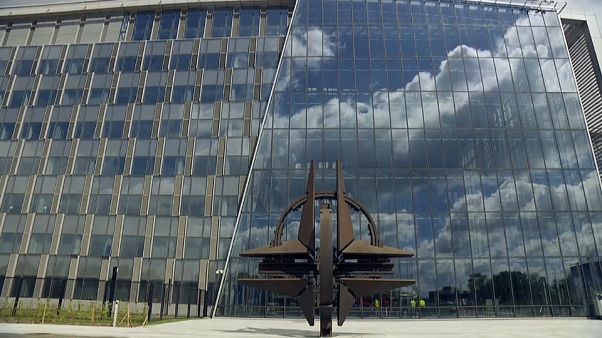NATO: "Liebesgrüße" nach Moskau NATO: "Liebesgrüße" nach Moskau