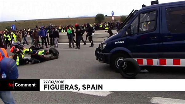Catalogne : plusieurs routes bloquées par des manifestants pro-Puigdemont Catalogne : plusieurs routes bloquées par des manifestants pro-Puigdemont