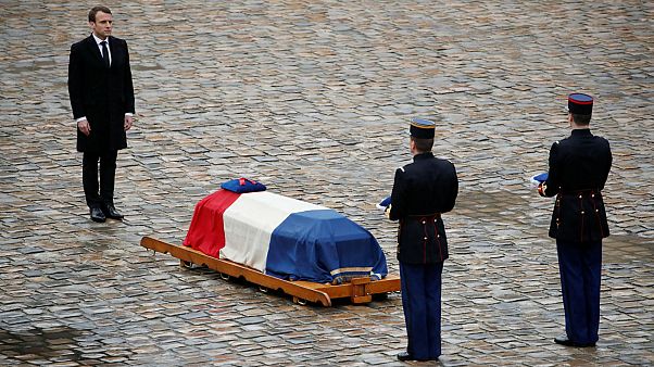 La France rend un hommage national au colonel Arnaud Beltrame La France rend un hommage national au colonel Arnaud Beltrame