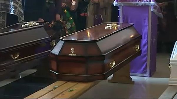 Kemerovó: Eltemették az azonosított áldozatokat, az eltűnteket keresik Kemerovó: Eltemették az azonosított áldozatokat, az eltűnteket keresik