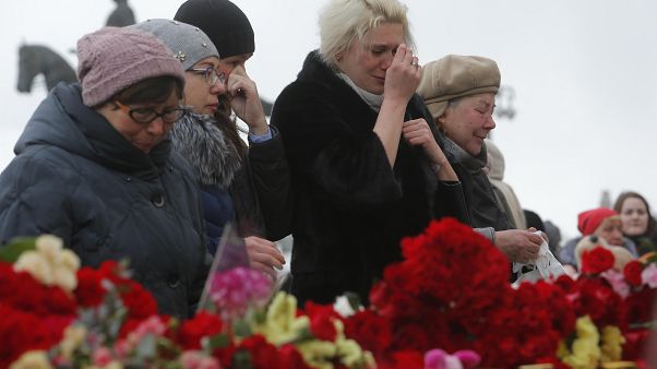 Kemerovo yangınında ölenler son yolculuğuna uğurlanıyor Kemerovo yangınında ölenler son yolculuğuna uğurlanıyor