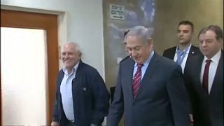 Netanjahu: kihallgatásról kórházba