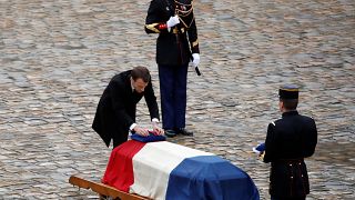 Il gendarme-eroe, Macron: "Incarna lo spirito dei francesi"