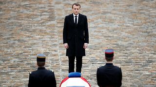 Macron condecorou o guarda que morreu no atentado terrorista