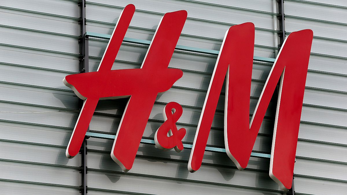 Πάνω από 4 δισ. δολάρια αδιάθετα ρούχα από την H&M